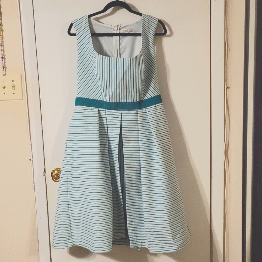 Slimming striped dress